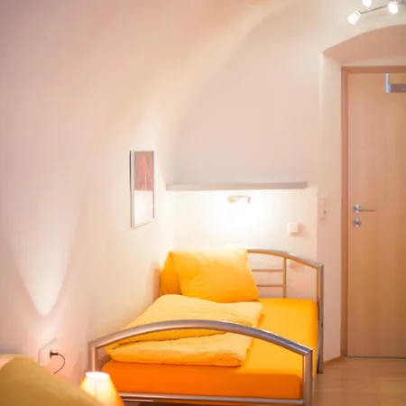 Hofer Наудерс