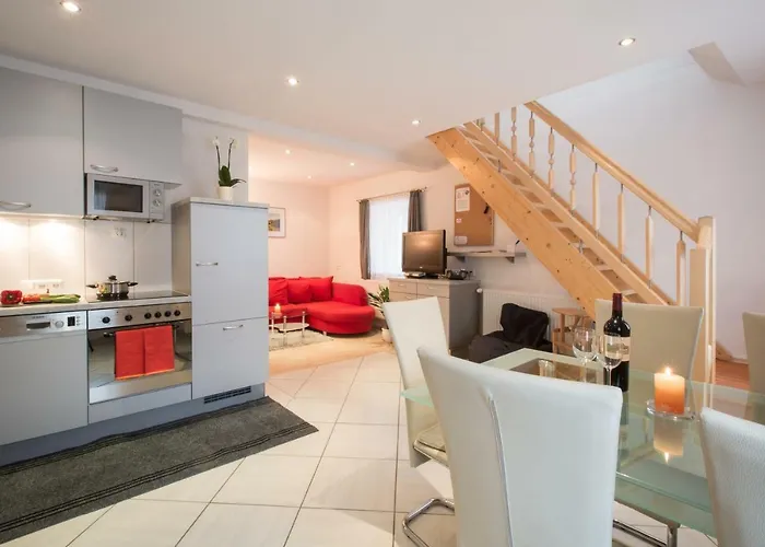 Hofer * ناودرس